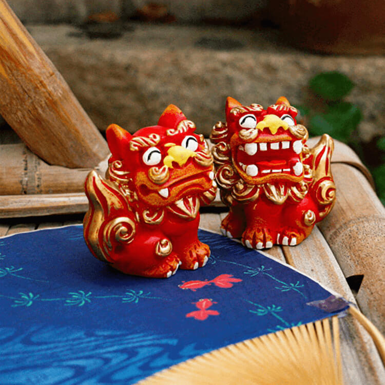 Hand Painted Lion Ornaments and Handmade Handicrafts